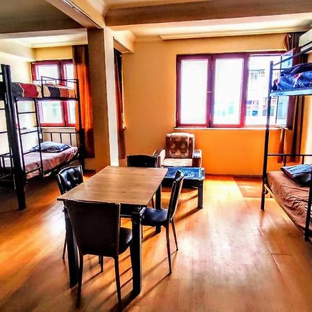 Masala Hostel Batumi Eksteriør billede