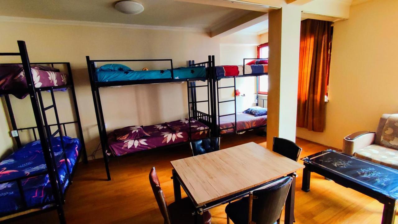 Masala Hostel Batumi Eksteriør billede