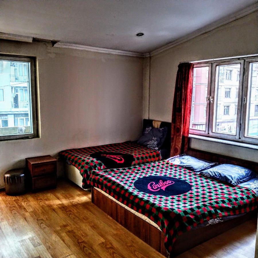Masala Hostel Batumi Eksteriør billede