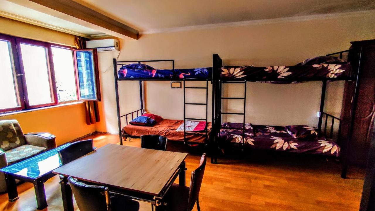 Masala Hostel Batumi Eksteriør billede